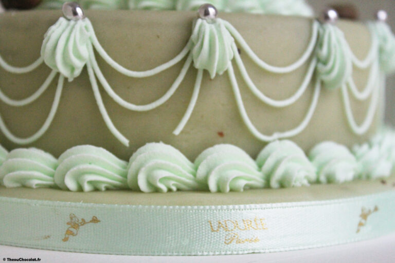 Un gâteau d&rsquo;anniversaire royal chez #Laduree