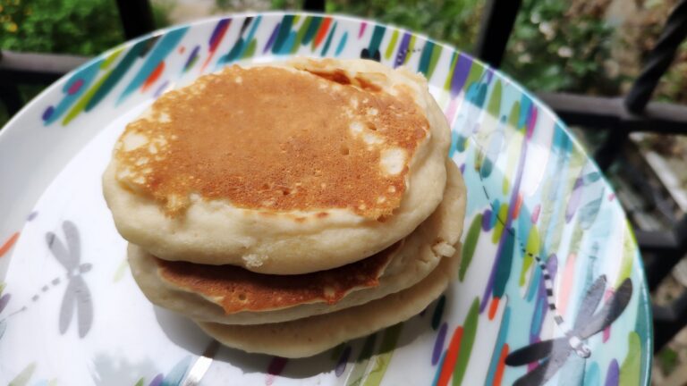 Recette de pancakes fluffy sans oeuf au jus de pois chiche